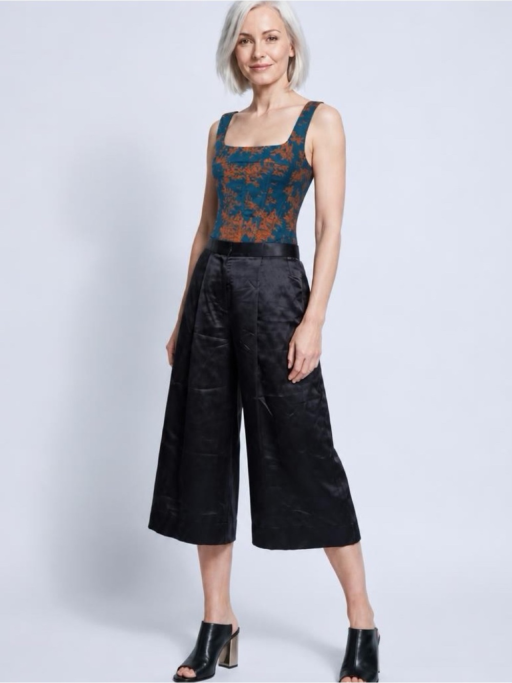 Michelle Mason Wide-Leg Silk Culottes, Black, 2 fits like 6, W15 Inseam19,EUC